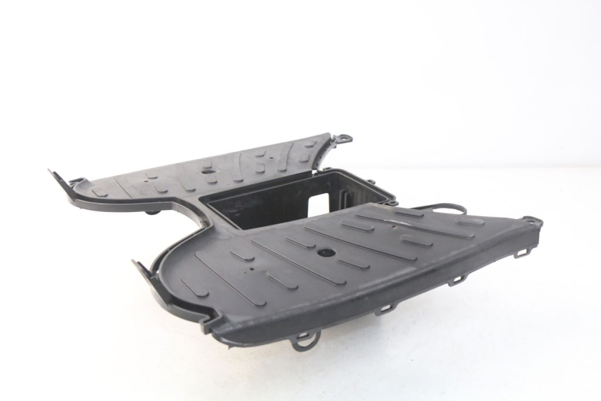 photo de STOPIEŃ PODNÓŻEK PEUGEOT STREETZONE 2T 50 (2014 - 2019) - Zbliżenie techniczne