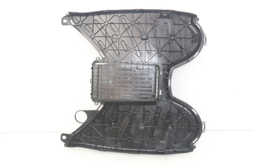 photo de STOPIEŃ PODNÓŻEK PEUGEOT STREETZONE 4T 50 (2018 - 2023) - Inny kąt widzenia