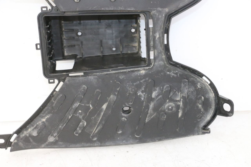 photo de STOPIEŃ PODNÓŻEK PEUGEOT STREETZONE I NAKED 2T 50 (2018 - 2020) - Stan powierzchni