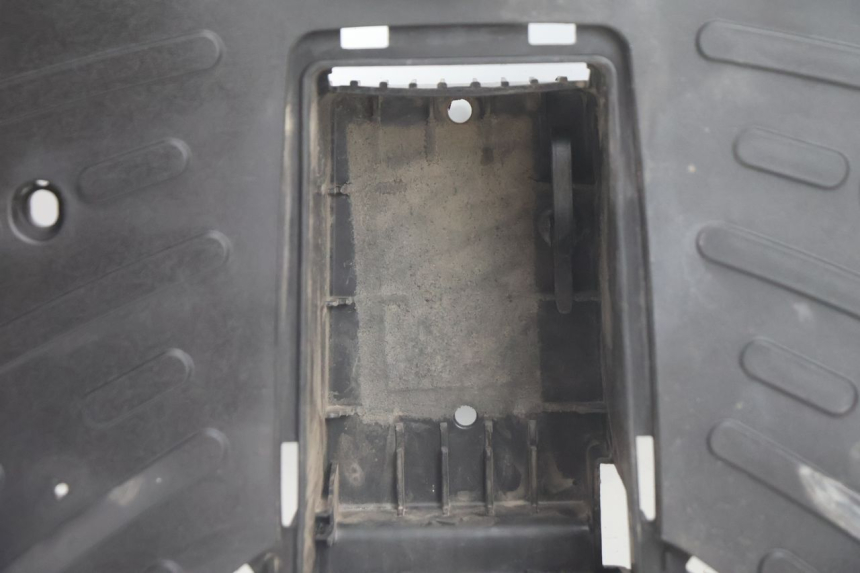 photo de PODNÓŻEK PEUGEOT STREETZONE NAKED 2T 50 (2014 - 2018) - Zoom stanu zużycia