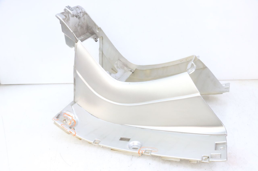 photo de STOPIEŃ PODNÓŻEK PIAGGIO SUPER LX 125 (2000 - 2003) - Szczegóły charakterystyczne