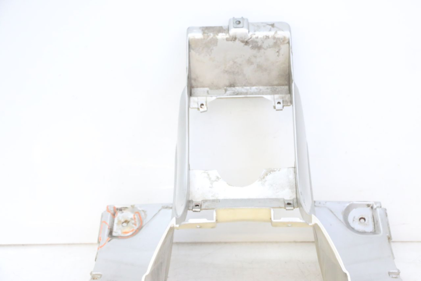 photo de STOPIEŃ PODNÓŻEK PIAGGIO SUPER LX 125 (2000 - 2003) - Widok z bliska