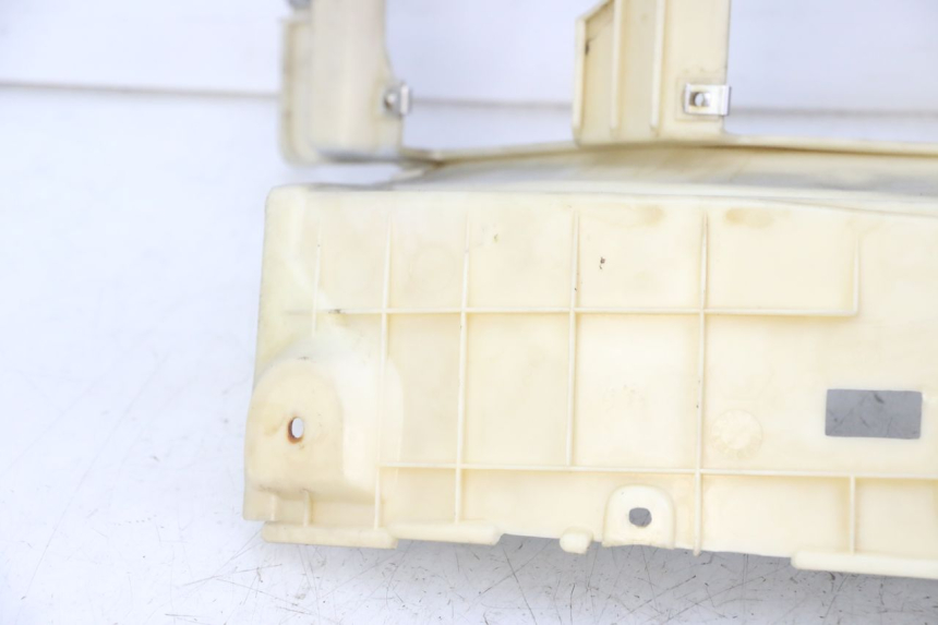 photo de STOPIEŃ PODNÓŻEK PIAGGIO SUPER LX 125 (2000 - 2003) - Inny kąt widzenia