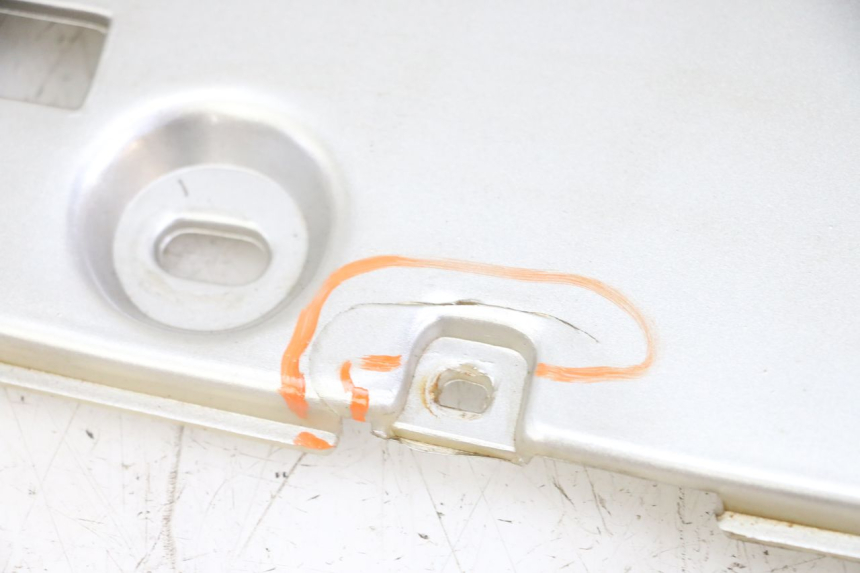 photo de STOPIEŃ PODNÓŻEK PIAGGIO SUPER LX 125 (2000 - 2003) - Oznaczenia i referencje