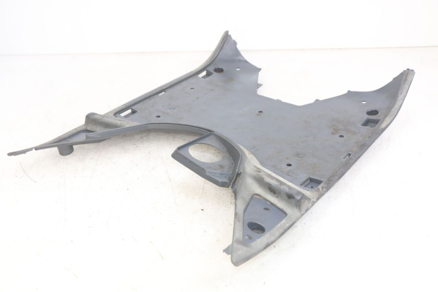 photo de STOPIEŃ PODNÓŻEK PEUGEOT SV 125 (1991 - 1994) - Punkty mocowania