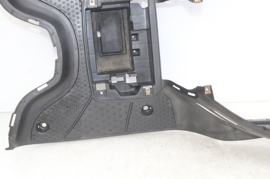 photo de STOPIEŃ PODNÓŻEK SYM SYMPHONY 125 (2009 - 2015) - Szczegóły charakterystyczne