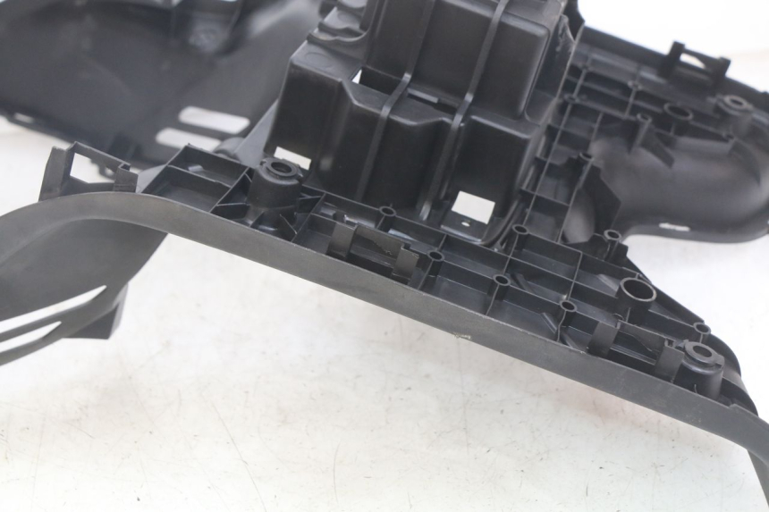 photo de STOPIEŃ PODNÓŻEK SYM SYMPHONY 125 (2009 - 2015) - Inny kąt widzenia