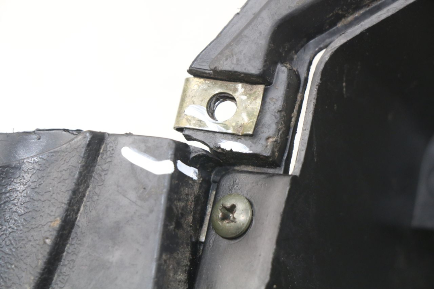 photo de STOPIEŃ PODNÓŻEK BAOTIAN TRAVEL SPIRIT 50 (2010 - 2012) - Stan powierzchni