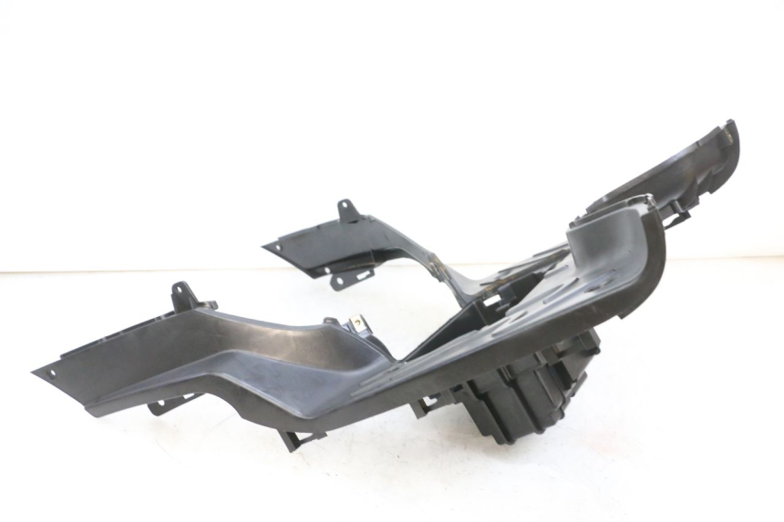 photo de STOPIEŃ PODNÓŻEK PEUGEOT TWEET PRO EFI 4T 50 (2021 - 2022) - Stan powierzchni