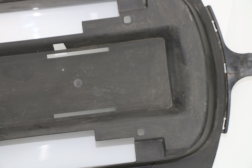 photo de STOPIEŃ PODNÓŻEK RENAULT TWIZY 45 (2012 - 2019) - Struktura - zbliżenie