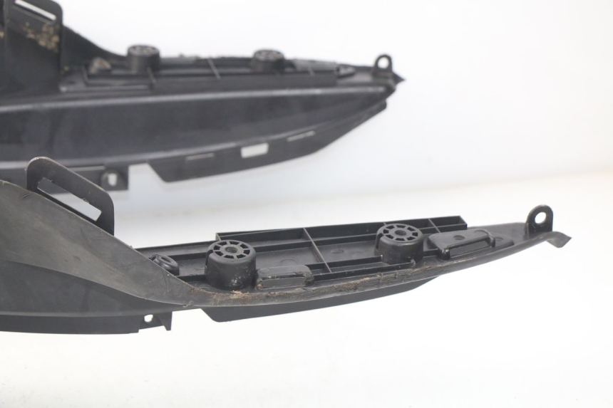 photo de STOPIEŃ PODNÓŻEK SUZUKI UC EPICURO 125 (1999 - 2003) - Inny kąt widzenia