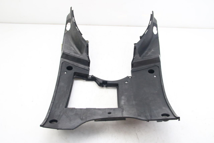 photo de STOPIEŃ PODNÓŻEK PEUGEOT V-CLIC VCLIC 50 (2007 - 2013) - Inny kąt widzenia