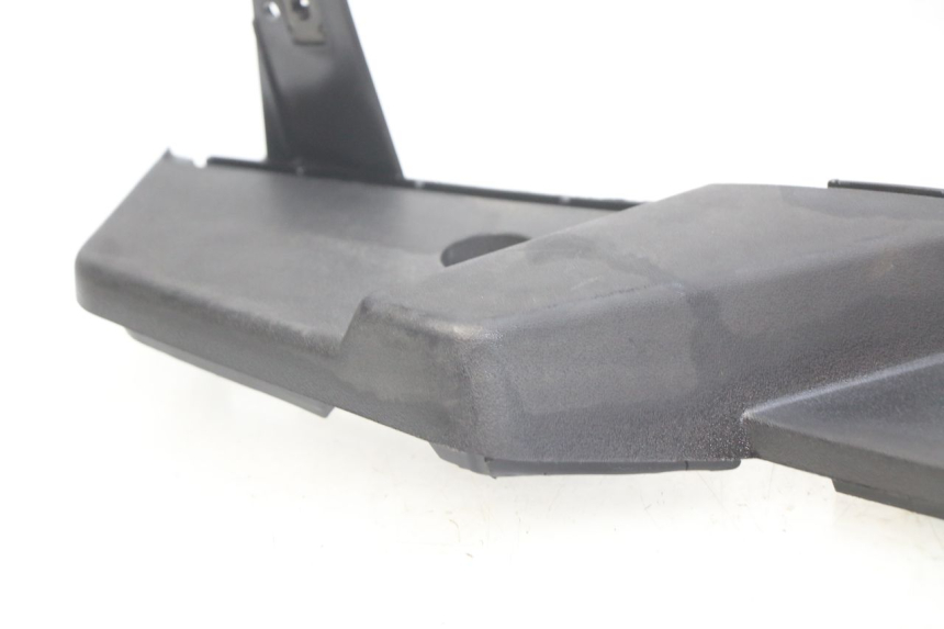 photo de STOPIEŃ PODNÓŻEK PEUGEOT VIVACITY NEW 4T 50 (2008 - 2017) - Stan powierzchni