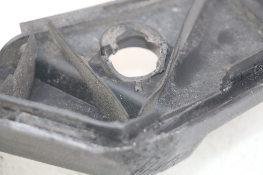 photo de STOPIEŃ PODNÓŻEK PEUGEOT VIVACITY NEW 4T 50 (2008 - 2017) - Zoom stanu zużycia