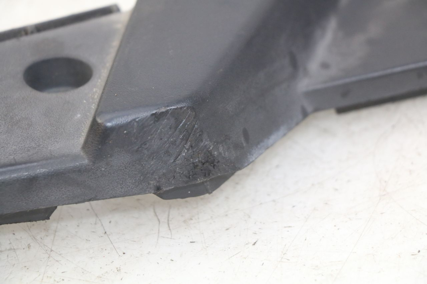 photo de STOPIEŃ PODNÓŻEK PEUGEOT VIVACITY NEW 4T 50 (2008 - 2017) - Stan powierzchni