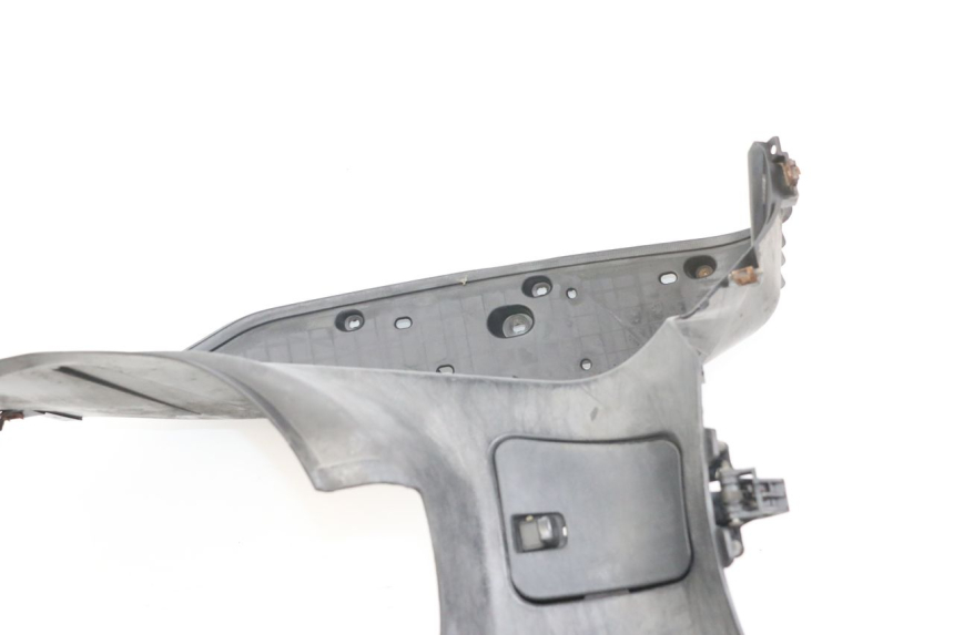 photo de STOPIEŃ PODNÓŻEK YAMAHA XMAX X-MAX 125 (2006 - 2009) - Zbliżenie komponentów