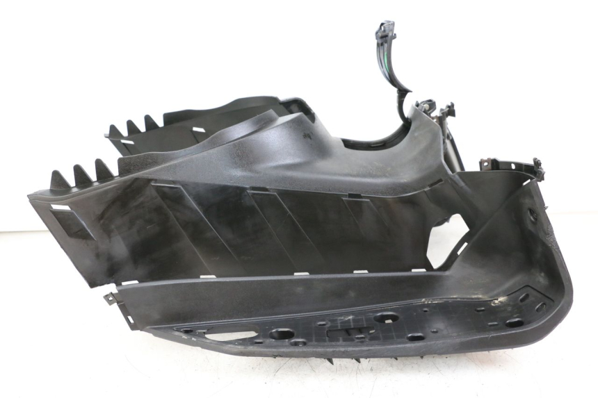 photo de STOPIEŃ PODNÓŻEK YAMAHA XMAX X-MAX 125 (2006 - 2009) - Widok z bliska