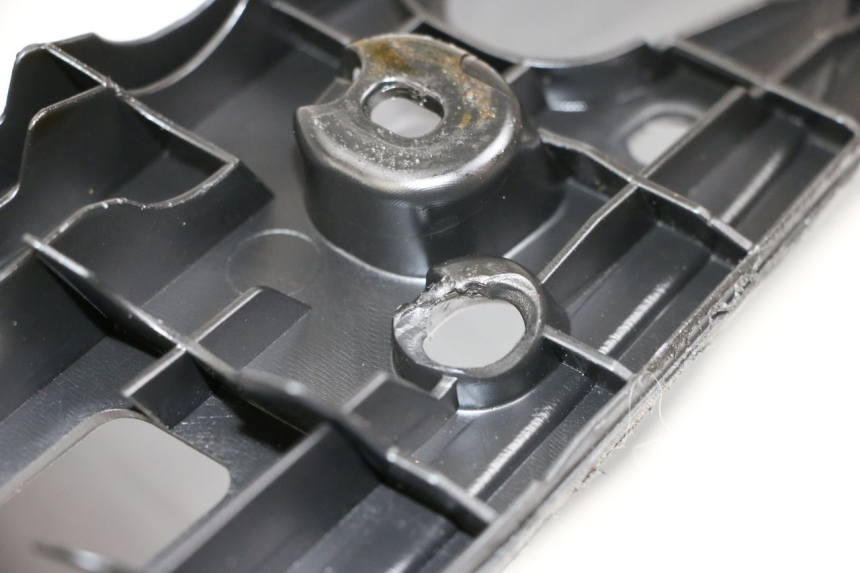 photo de STOPIEŃ PODNÓŻEK YAMAHA XMAX X-MAX 125 (2006 - 2009) - Zoom stanu zużycia