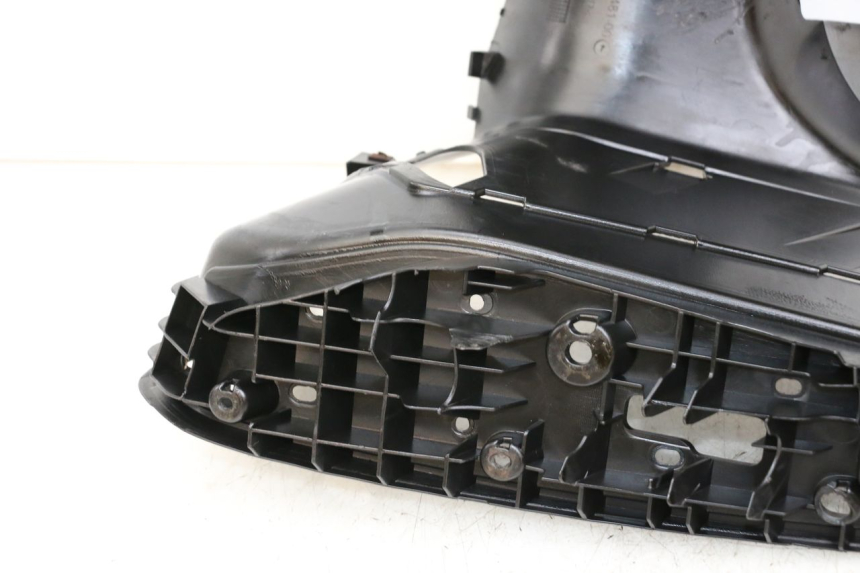 photo de STOPIEŃ PODNÓŻEK YAMAHA XMAX X-MAX 125 (2006 - 2009) - Inny kąt widzenia