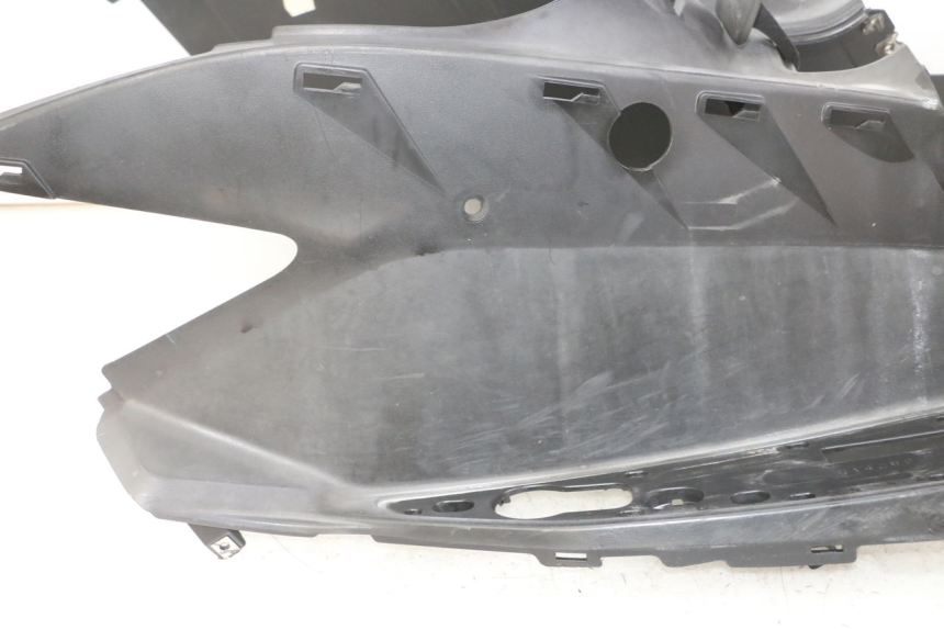 photo de STOPIEŃ PODNÓŻEK YAMAHA X-MAX XMAX 125 (2010 - 2013) - Zbliżenie komponentów