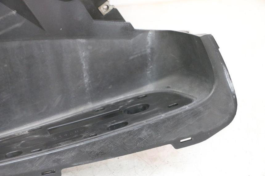 photo de STOPIEŃ PODNÓŻEK YAMAHA X-MAX XMAX 125 (2010 - 2013) - Widok z bliska