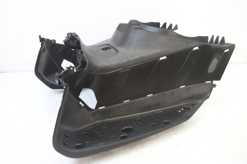 photo de STOPIEŃ PODNÓŻEK YAMAHA XMAX X-MAX 125 (2006 - 2009) - Zbliżenie techniczne