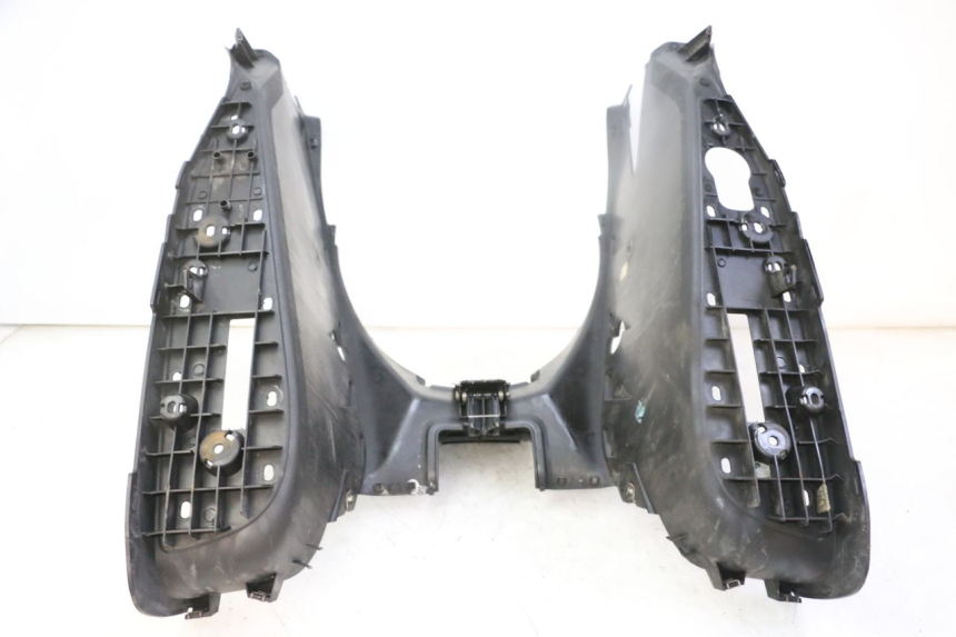 photo de STOPIEŃ PODNÓŻEK YAMAHA X-MAX XMAX 125 (2010 - 2013) - Zoom stanu zużycia