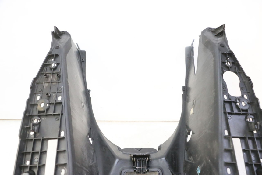 photo de STOPIEŃ PODNÓŻEK YAMAHA X-MAX XMAX 125 (2010 - 2013) - Inny kąt widzenia