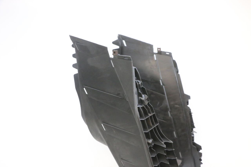 photo de STOPIEŃ PODNÓŻEK YAMAHA XMAX X-MAX 125 (2006 - 2009) - Inny kąt widzenia