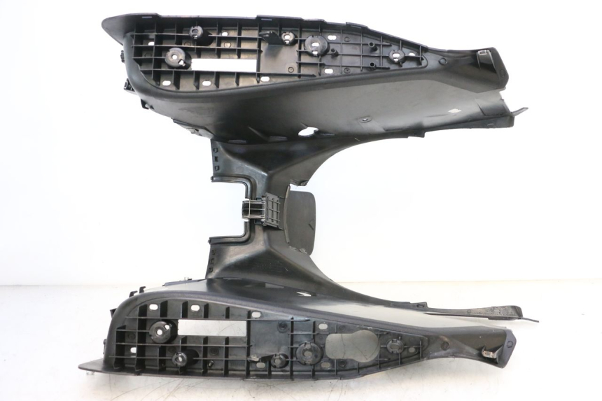 photo de STOPIEŃ PODNÓŻEK YAMAHA X-MAX XMAX 125 (2010 - 2013) - Punkty mocowania