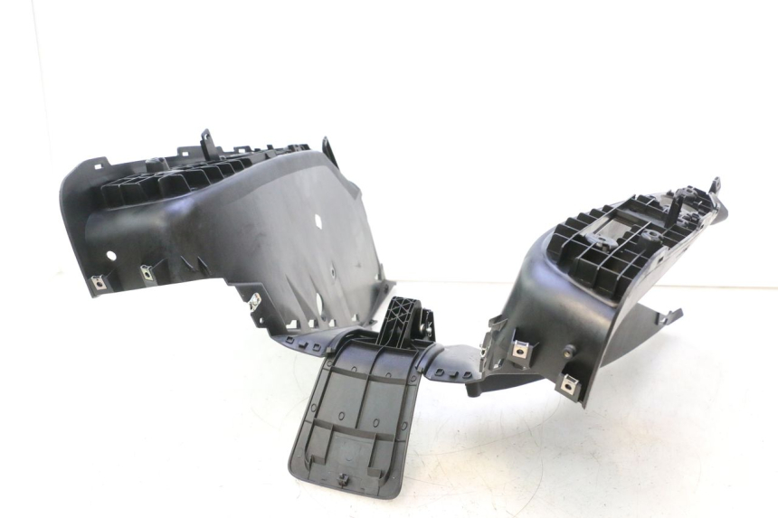 photo de STOPIEŃ PODNÓŻEK YAMAHA X-MAX XMAX 125 (2010 - 2013) - Szczegóły charakterystyczne