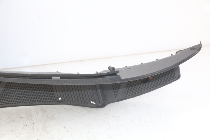 photo de STOPIEŃ PODNÓŻEK YAMAHA YP MAJESTY 125 (1998 - 2001) - Zbliżenie komponentów