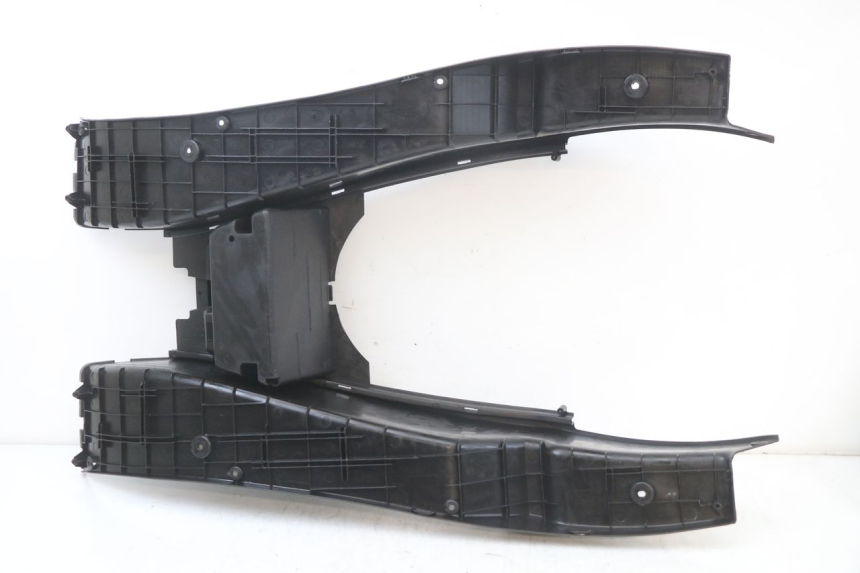 photo de STOPIEŃ PODNÓŻEK YAMAHA YP MAJESTY 125 (2002 - 2006) - Punkty mocowania