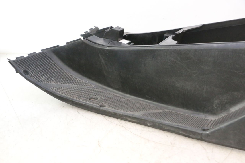 photo de STOPIEŃ PODNÓŻEK YAMAHA YP MAJESTY 125 (2002 - 2006) - Stan powierzchni