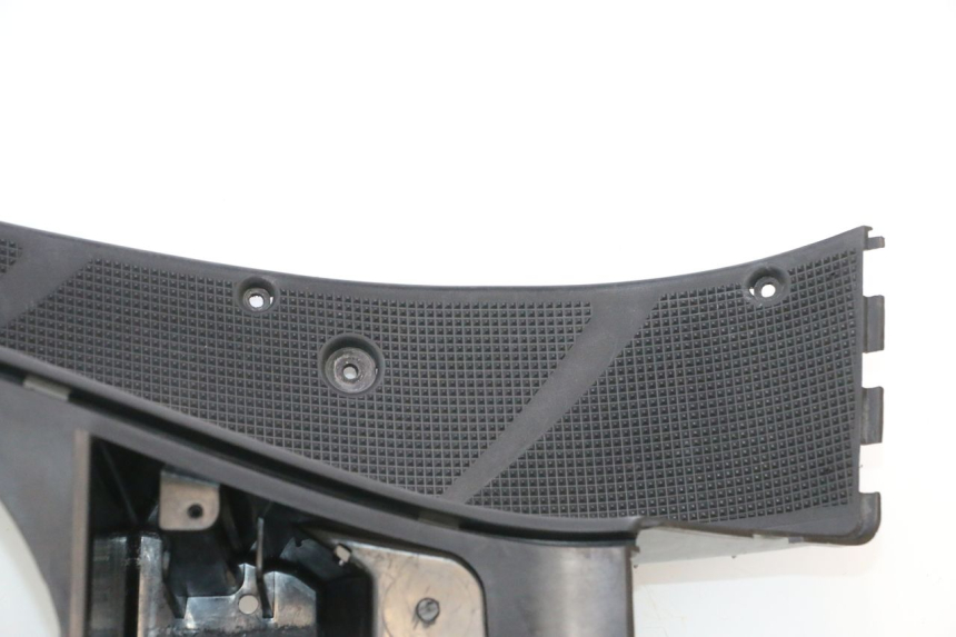 photo de STOPIEŃ PODNÓŻEK YAMAHA YP MAJESTY 125 (2002 - 2006) - Szczegół części