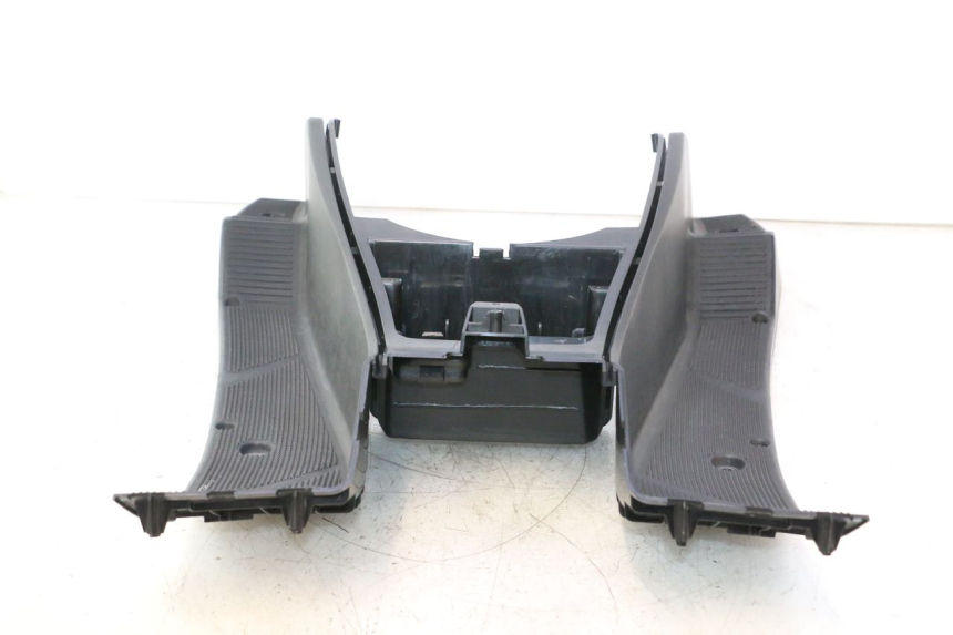 photo de STOPIEŃ PODNÓŻEK YAMAHA YP MAJESTY 125 (2002 - 2006) - Zbliżenie komponentów
