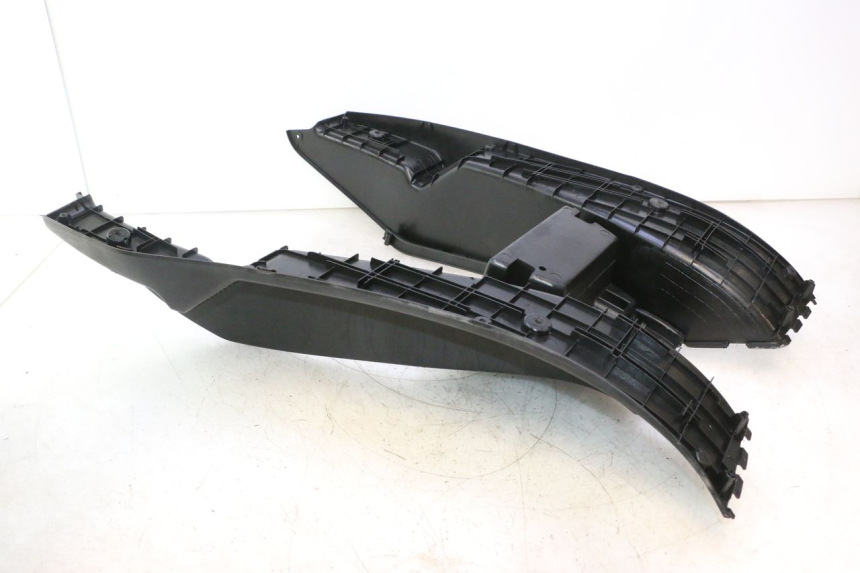 photo de STOPIEŃ PODNÓŻEK YAMAHA YP MAJESTY 125 (2002 - 2006) - Alternatywny kąt