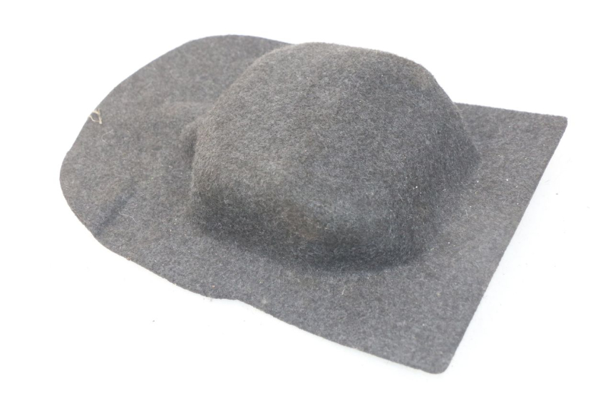 photo de WYKŁADZINA BAGAŻNIKA SYM MIO 100 (2006 - 2017) - Zoom stanu zużycia