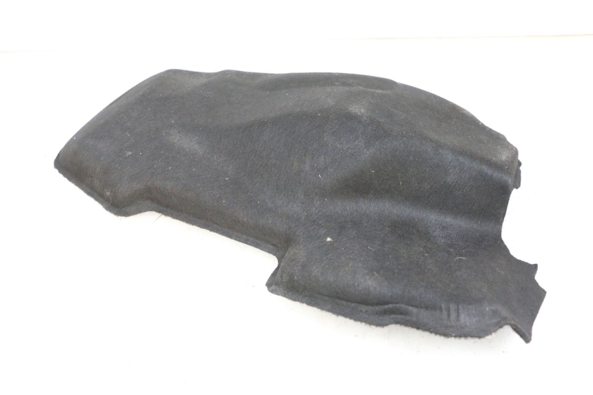 photo de WYKŁADZINA BAGAŻNIKA PIAGGIO MP3 HPE 350 (2018 - 2020) - Zoom stanu zużycia