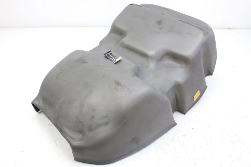 photo de WYKŁADZINA BAGAŻNIKA PEUGEOT SATELIS 125 (2010 - 2012) - Zoom stanu zużycia