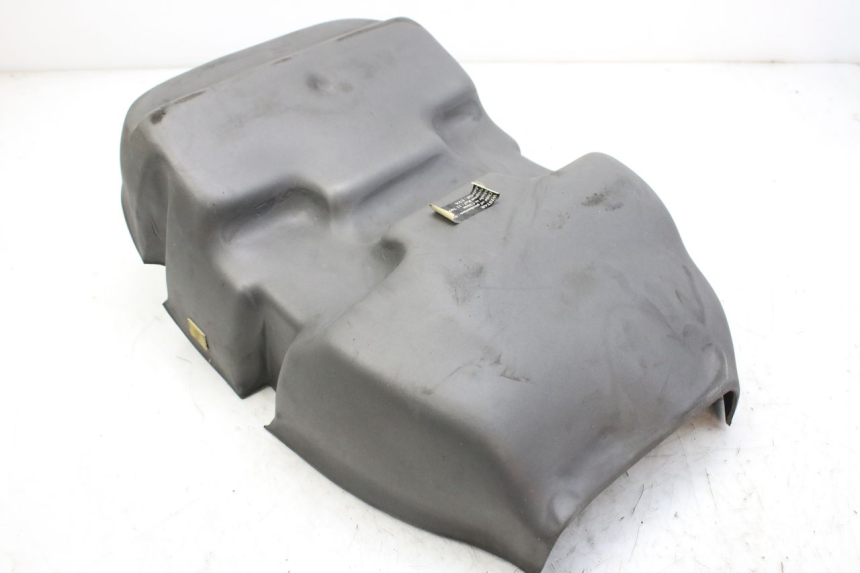 photo de WYKŁADZINA BAGAŻNIKA PEUGEOT SATELIS 125 (2010 - 2012) - Inny kąt widzenia