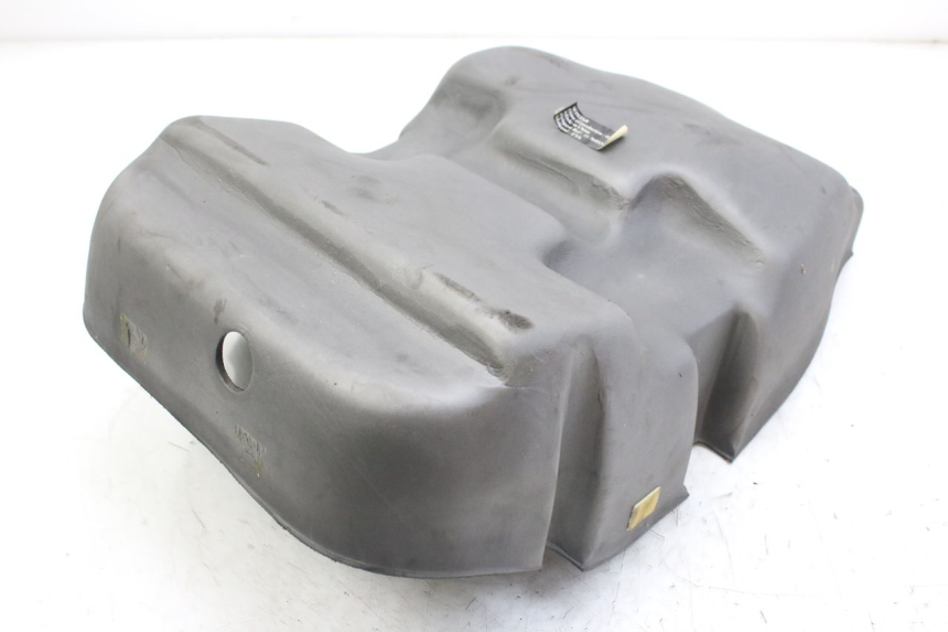 photo de WYKŁADZINA BAGAŻNIKA PEUGEOT SATELIS 125 (2010 - 2012) - Zbliżenie techniczne