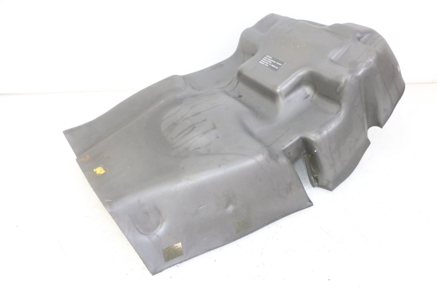 photo de WYKŁADZINA BAGAŻNIKA PEUGEOT SATELIS 125 (2013 - 2018) - Zbliżenie techniczne