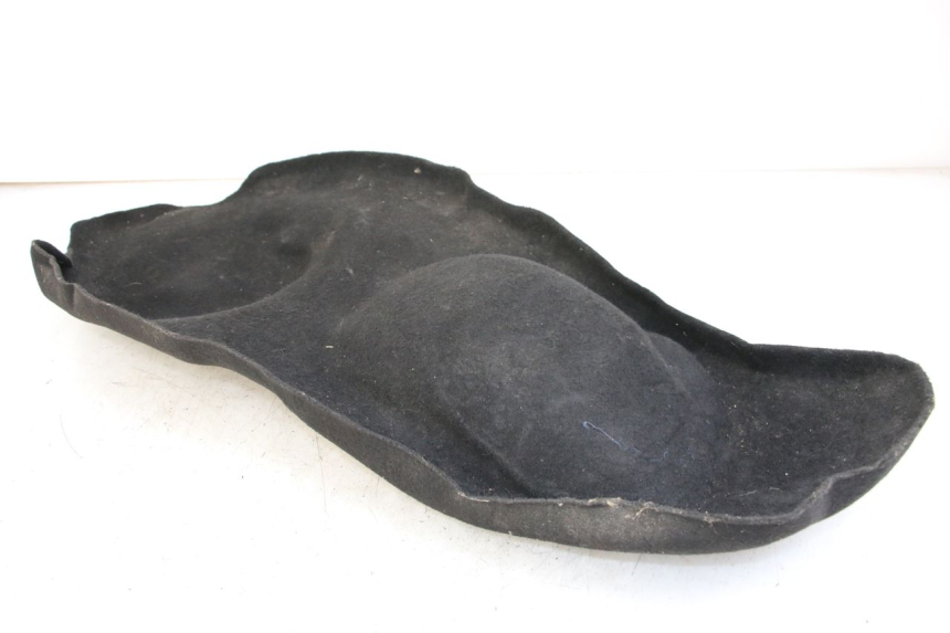 photo de WYKŁADZINA BAGAŻNIKA PIAGGIO X10 125 (2012 - 2017) - Zoom stanu zużycia