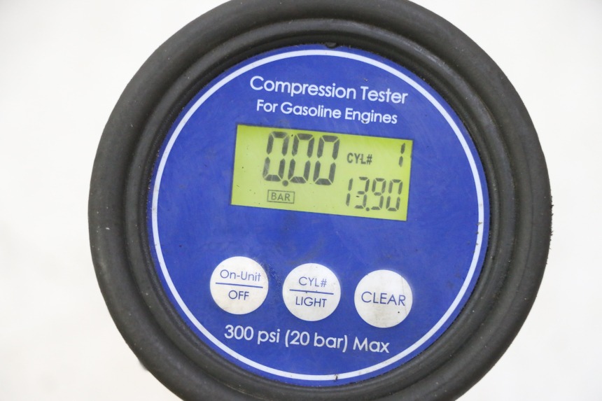 photo de SILNIK QUADRO 4 4D 350 (2015 - 2018) - Szczegół części