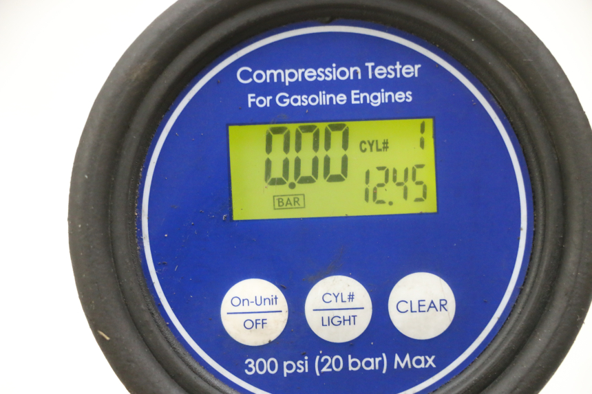 photo de SILNIK ADIVA AD3 300 (2014 - 2020) - Inny kąt widzenia