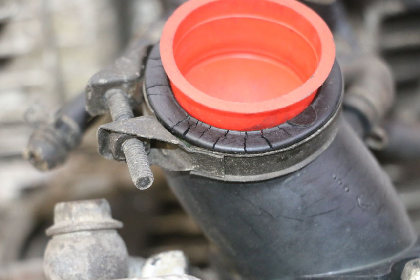 photo de SILNIK HYOSUNG GV AQUILA 125 (2000 - 2009) - Alternatywny kąt