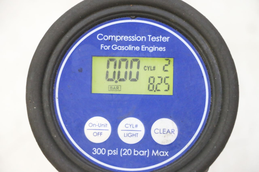 photo de SILNIK HYOSUNG GV AQUILA 125 (2000 - 2009) - Inny kąt widzenia