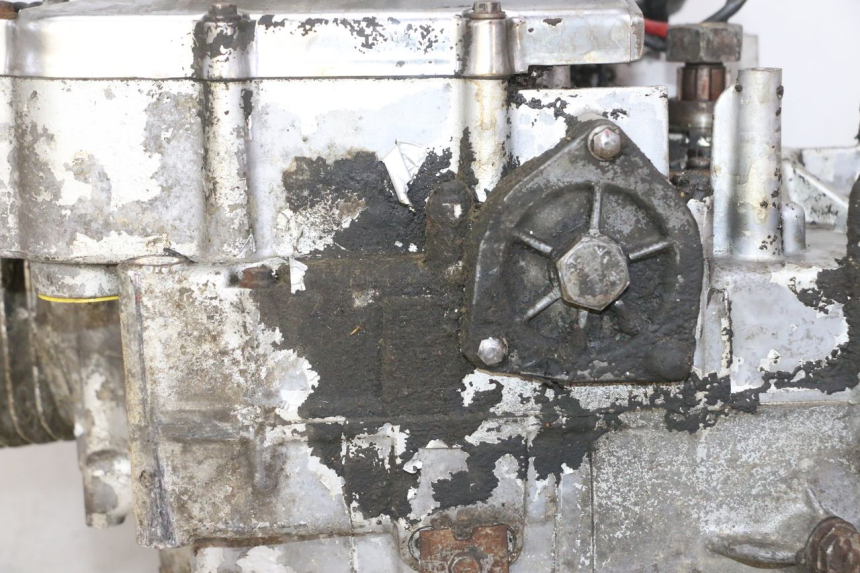 photo de SILNIK HYOSUNG GV AQUILA 125 (2000 - 2009) - Inny kąt widzenia