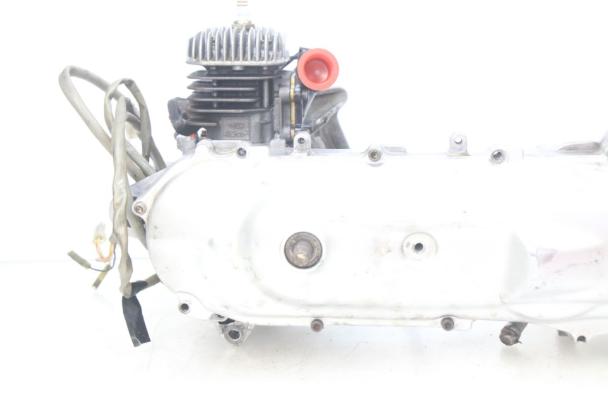 photo de SILNIK MBK BOOSTER SPIRIT 50 (1999 - 2003) - Inny kąt widzenia